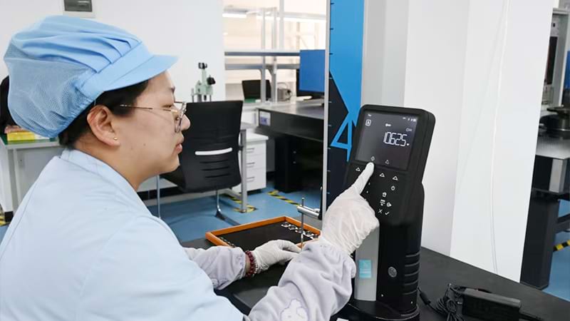 Cleanroom production line for image intensifier tube and night vision devices